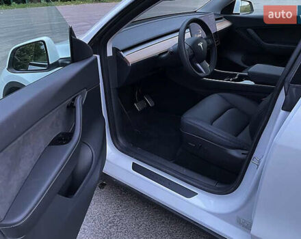 Белый Тесла Model Y, объемом двигателя 0 л и пробегом 45 тыс. км за 19500 $, фото 7 на Automoto.ua