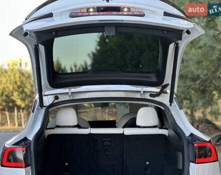 Белый Тесла Model Y, объемом двигателя 0 л и пробегом 118 тыс. км за 21700 $, фото 32 на Automoto.ua