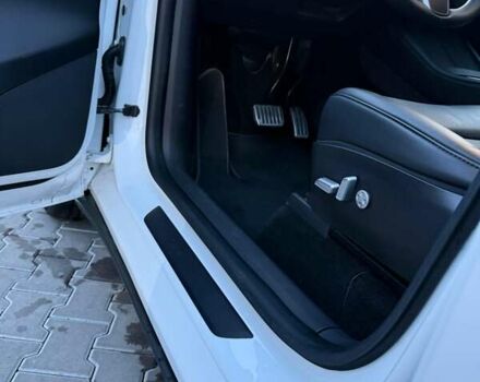 Белый Тесла Model Y, объемом двигателя 0 л и пробегом 132 тыс. км за 20800 $, фото 110 на Automoto.ua