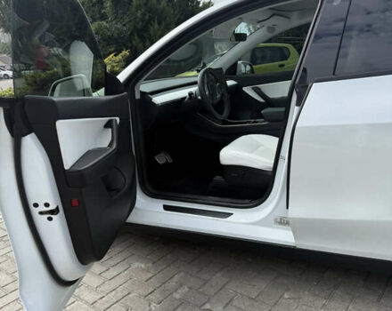 Белый Тесла Model Y, объемом двигателя 0 л и пробегом 180 тыс. км за 23000 $, фото 8 на Automoto.ua