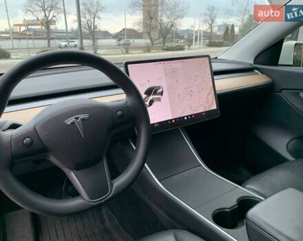 Белый Тесла Model Y, объемом двигателя 0 л и пробегом 90 тыс. км за 22000 $, фото 9 на Automoto.ua