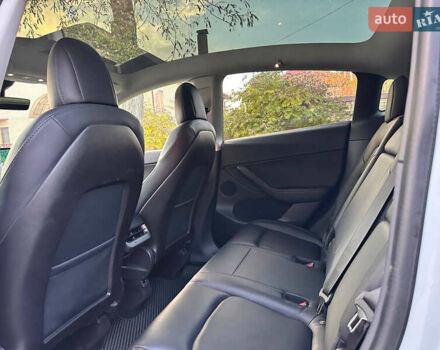 Белый Тесла Model Y, объемом двигателя 0 л и пробегом 116 тыс. км за 21700 $, фото 13 на Automoto.ua