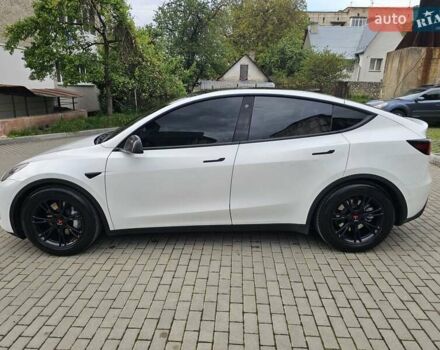 Белый Тесла Model Y, объемом двигателя 0 л и пробегом 74 тыс. км за 23000 $, фото 4 на Automoto.ua