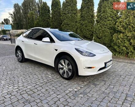 Білий Тесла Model Y, об'ємом двигуна 0 л та пробігом 100 тис. км за 20999 $, фото 8 на Automoto.ua