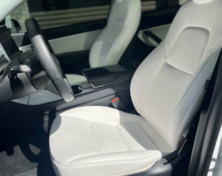 Белый Тесла Model Y, объемом двигателя 0 л и пробегом 79 тыс. км за 24000 $, фото 9 на Automoto.ua