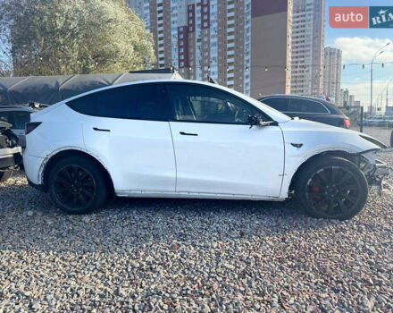 Білий Тесла Model Y, об'ємом двигуна 0 л та пробігом 70 тис. км за 14300 $, фото 3 на Automoto.ua
