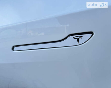 Білий Тесла Model Y, об'ємом двигуна 0 л та пробігом 58 тис. км за 30300 $, фото 3 на Automoto.ua