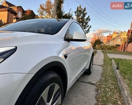 Белый Тесла Model Y, объемом двигателя 0 л и пробегом 110 тыс. км за 21700 $, фото 29 на Automoto.ua