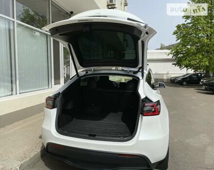 Белый Тесла Model Y, объемом двигателя 0 л и пробегом 23 тыс. км за 38500 $, фото 30 на Automoto.ua