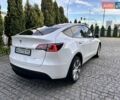 Білий Тесла Model Y, об'ємом двигуна 0 л та пробігом 100 тис. км за 20999 $, фото 5 на Automoto.ua