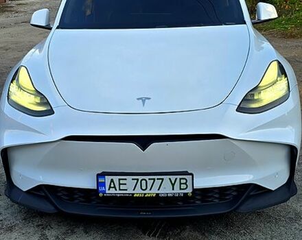 Белый Тесла Model Y, объемом двигателя 0 л и пробегом 67 тыс. км за 26500 $, фото 1 на Automoto.ua