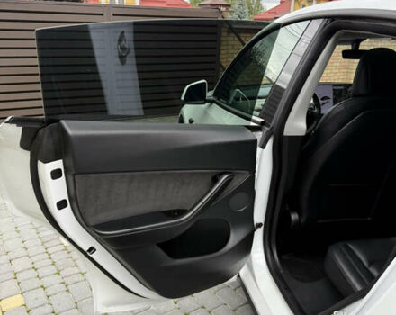 Белый Тесла Model Y, объемом двигателя 0 л и пробегом 98 тыс. км за 23900 $, фото 18 на Automoto.ua