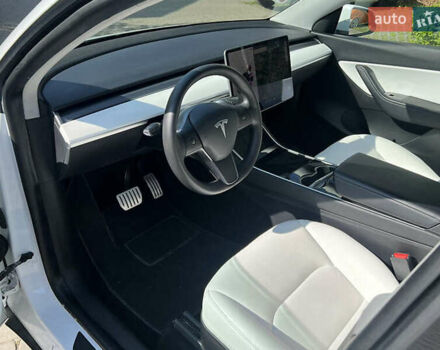 Білий Тесла Model Y, об'ємом двигуна 0 л та пробігом 77 тис. км за 21000 $, фото 12 на Automoto.ua