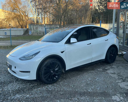 Белый Тесла Model Y, объемом двигателя 0 л и пробегом 55 тыс. км за 23490 $, фото 2 на Automoto.ua