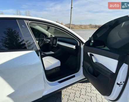 Белый Тесла Model Y, объемом двигателя 0 л и пробегом 85 тыс. км за 22900 $, фото 12 на Automoto.ua