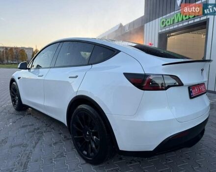 Белый Тесла Model Y, объемом двигателя 0 л и пробегом 132 тыс. км за 20800 $, фото 6 на Automoto.ua