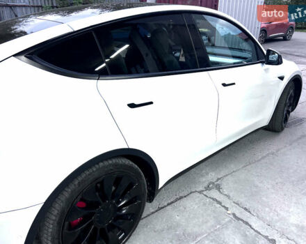 Белый Тесла Model Y, объемом двигателя 0 л и пробегом 99 тыс. км за 25300 $, фото 1 на Automoto.ua