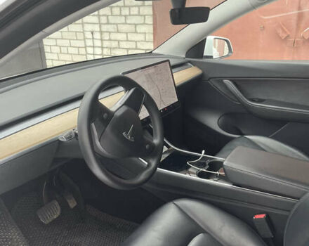 Белый Тесла Model Y, объемом двигателя 0 л и пробегом 114 тыс. км за 24000 $, фото 4 на Automoto.ua