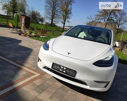 Белый Тесла Model Y, объемом двигателя 0 л и пробегом 49 тыс. км за 41900 $, фото 4 на Automoto.ua