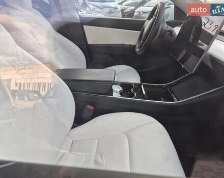 Белый Тесла Model Y, объемом двигателя 0 л и пробегом 185 тыс. км за 16900 $, фото 4 на Automoto.ua