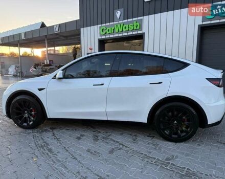 Белый Тесла Model Y, объемом двигателя 0 л и пробегом 132 тыс. км за 20800 $, фото 1 на Automoto.ua