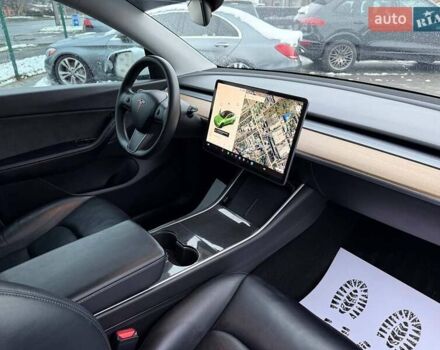 Белый Тесла Model Y, объемом двигателя 0 л и пробегом 142 тыс. км за 18800 $, фото 15 на Automoto.ua