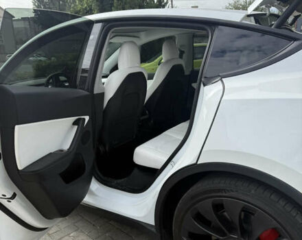 Белый Тесла Model Y, объемом двигателя 0 л и пробегом 180 тыс. км за 23000 $, фото 9 на Automoto.ua