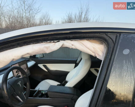 Белый Тесла Model Y, объемом двигателя 0 л и пробегом 65 тыс. км за 19600 $, фото 11 на Automoto.ua