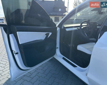 Белый Тесла Model Y, объемом двигателя 0 л и пробегом 85 тыс. км за 22900 $, фото 18 на Automoto.ua