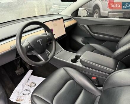 Білий Тесла Model Y, об'ємом двигуна 0 л та пробігом 219 тис. км за 16500 $, фото 18 на Automoto.ua