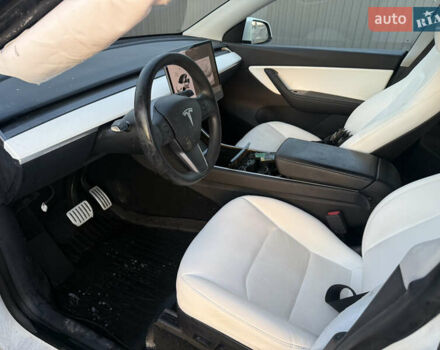 Белый Тесла Model Y, объемом двигателя 0 л и пробегом 65 тыс. км за 19600 $, фото 10 на Automoto.ua
