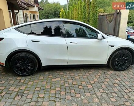 Белый Тесла Model Y, объемом двигателя 0 л и пробегом 65 тыс. км за 28000 $, фото 12 на Automoto.ua