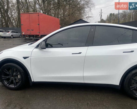 Білий Тесла Model Y, об'ємом двигуна 0 л та пробігом 70 тис. км за 24500 $, фото 10 на Automoto.ua