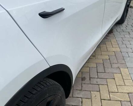 Білий Тесла Model Y, об'ємом двигуна 0 л та пробігом 21 тис. км за 19000 $, фото 2 на Automoto.ua