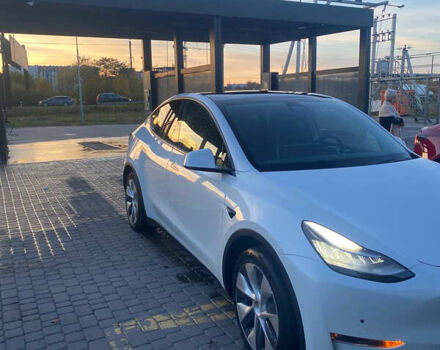 Белый Тесла Model Y, объемом двигателя 0 л и пробегом 50 тыс. км за 25500 $, фото 1 на Automoto.ua