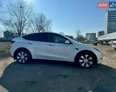 Белый Тесла Model Y, объемом двигателя 0 л и пробегом 30 тыс. км за 23500 $, фото 1 на Automoto.ua