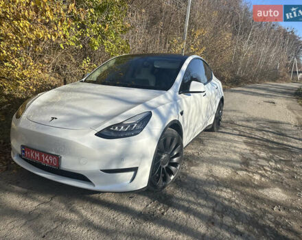 Белый Тесла Model Y, объемом двигателя 0 л и пробегом 71 тыс. км за 23400 $, фото 2 на Automoto.ua