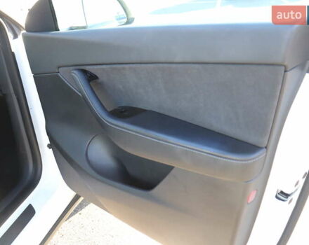 Белый Тесла Model Y, объемом двигателя 0 л и пробегом 162 тыс. км за 22500 $, фото 52 на Automoto.ua