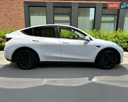 Белый Тесла Model Y, объемом двигателя 0 л и пробегом 53 тыс. км за 23500 $, фото 22 на Automoto.ua