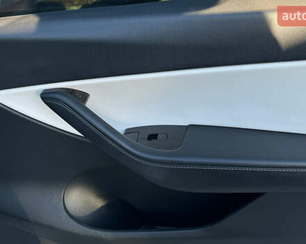 Белый Тесла Model Y, объемом двигателя 0 л и пробегом 73 тыс. км за 24800 $, фото 23 на Automoto.ua