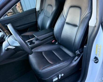 Белый Тесла Model Y, объемом двигателя 0 л и пробегом 132 тыс. км за 20800 $, фото 82 на Automoto.ua
