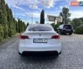 Білий Тесла Model Y, об'ємом двигуна 0 л та пробігом 100 тис. км за 20999 $, фото 4 на Automoto.ua