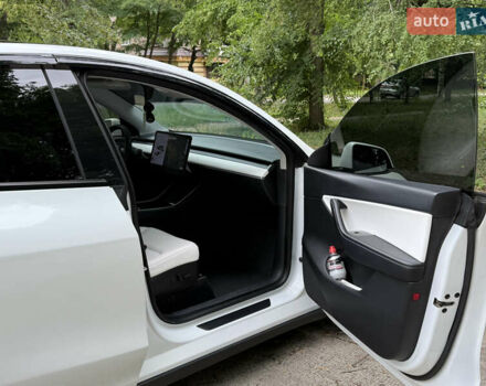 Тесла Model Y 2020 в Желтых Водах на Automoto.ua Белый Тесла Model Y, объемом двигателя 0 л и пробегом 86 тыс. км за 24000 $, фото 7 на Automoto.ua