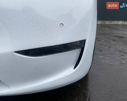 Білий Тесла Model Y, об'ємом двигуна 0 л та пробігом 70 тис. км за 24500 $, фото 38 на Automoto.ua