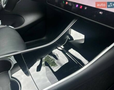 Білий Тесла Model Y, об'ємом двигуна 0 л та пробігом 40 тис. км за 29999 $, фото 13 на Automoto.ua