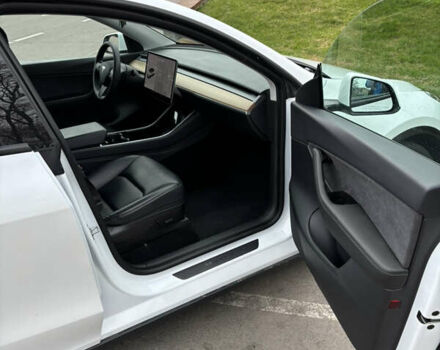 Білий Тесла Model Y, об'ємом двигуна 0 л та пробігом 70 тис. км за 28000 $, фото 17 на Automoto.ua