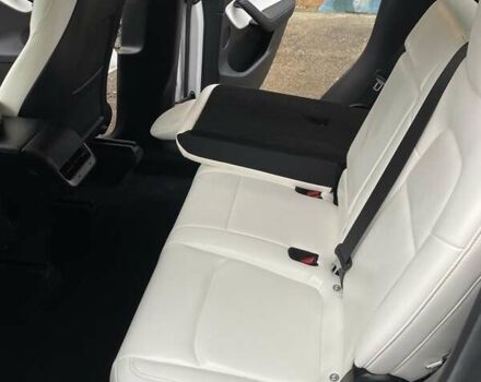 Білий Тесла Model Y, об'ємом двигуна 0 л та пробігом 21 тис. км за 19000 $, фото 62 на Automoto.ua