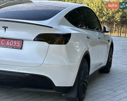 Белый Тесла Model Y, объемом двигателя 0 л и пробегом 118 тыс. км за 21700 $, фото 25 на Automoto.ua