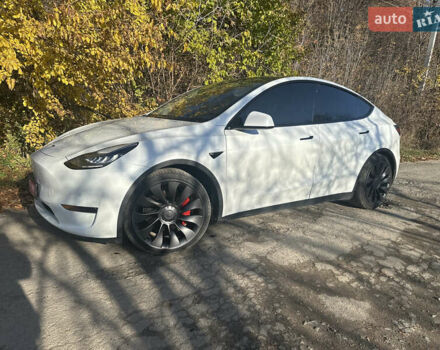 Белый Тесла Model Y, объемом двигателя 0 л и пробегом 71 тыс. км за 23400 $, фото 1 на Automoto.ua