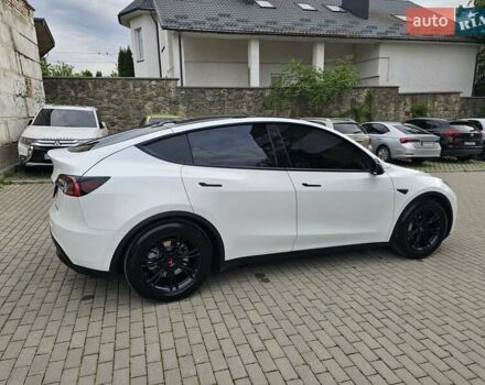Белый Тесла Model Y, объемом двигателя 0 л и пробегом 74 тыс. км за 23000 $, фото 6 на Automoto.ua